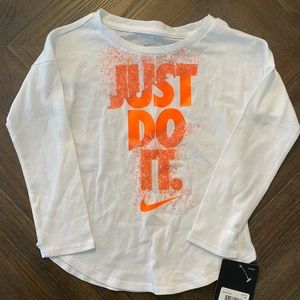 NIKE girls long sleeve tee
